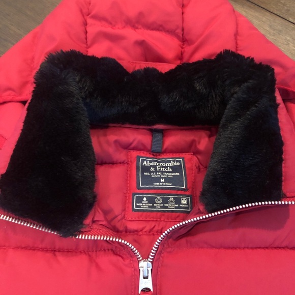 Red Packable Puffer Jacket - Picture 3 of 3